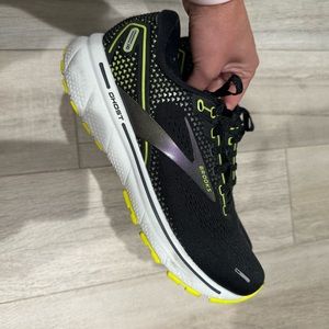 Brooks Ghost 14 women’s running shoe size 8 black/neon
